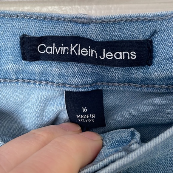 NWT Calvin Klein Jeans. Size 16 - Picture 4 of 9